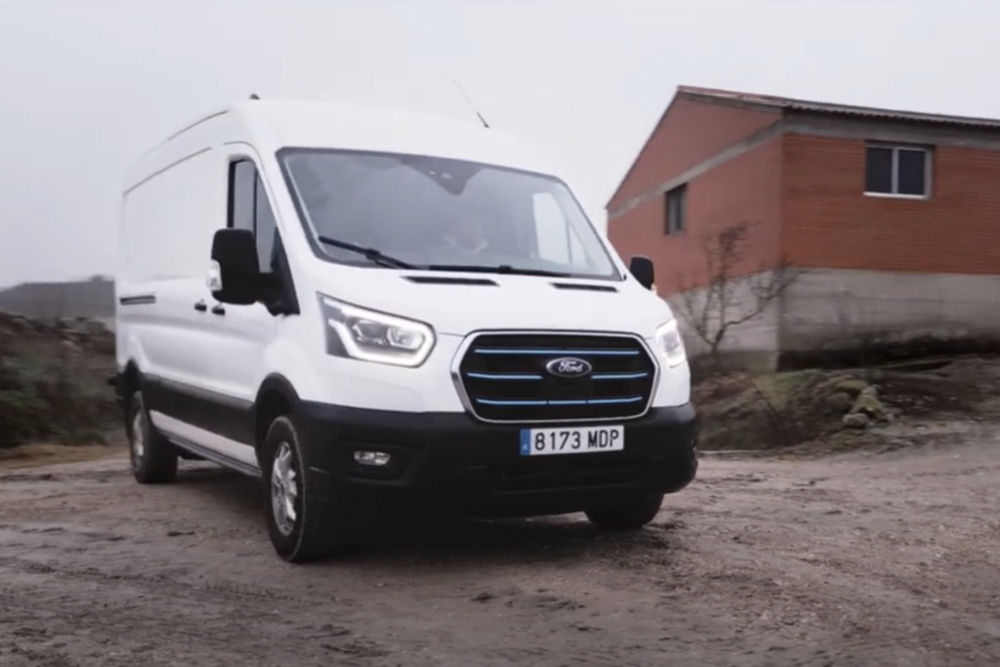 Ford E-Transit en un taller