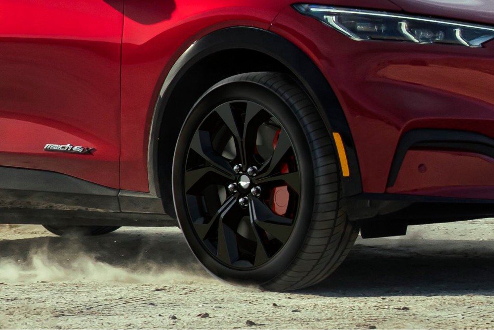 Detalle llantas del Ford Mach-E