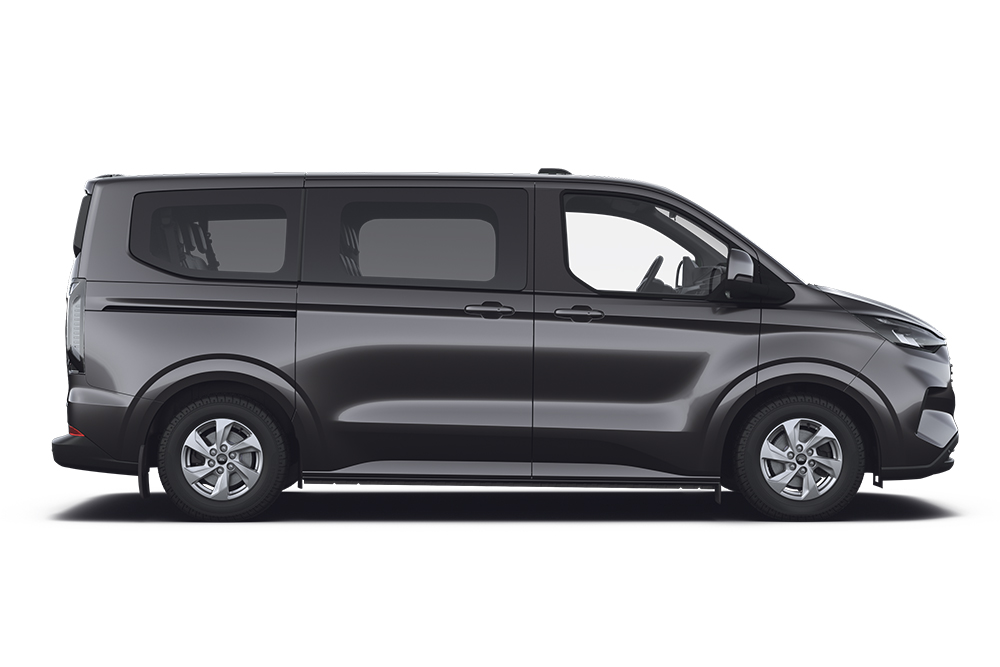 Ford Tourneo Custom negro, parte de la gama de  monovolúmenes y vehículos de transporte de pasajeros Ford.