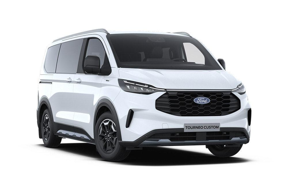 Ángulo de la parte delantera izquierda de un Ford Tourneo Custom Active blanco.